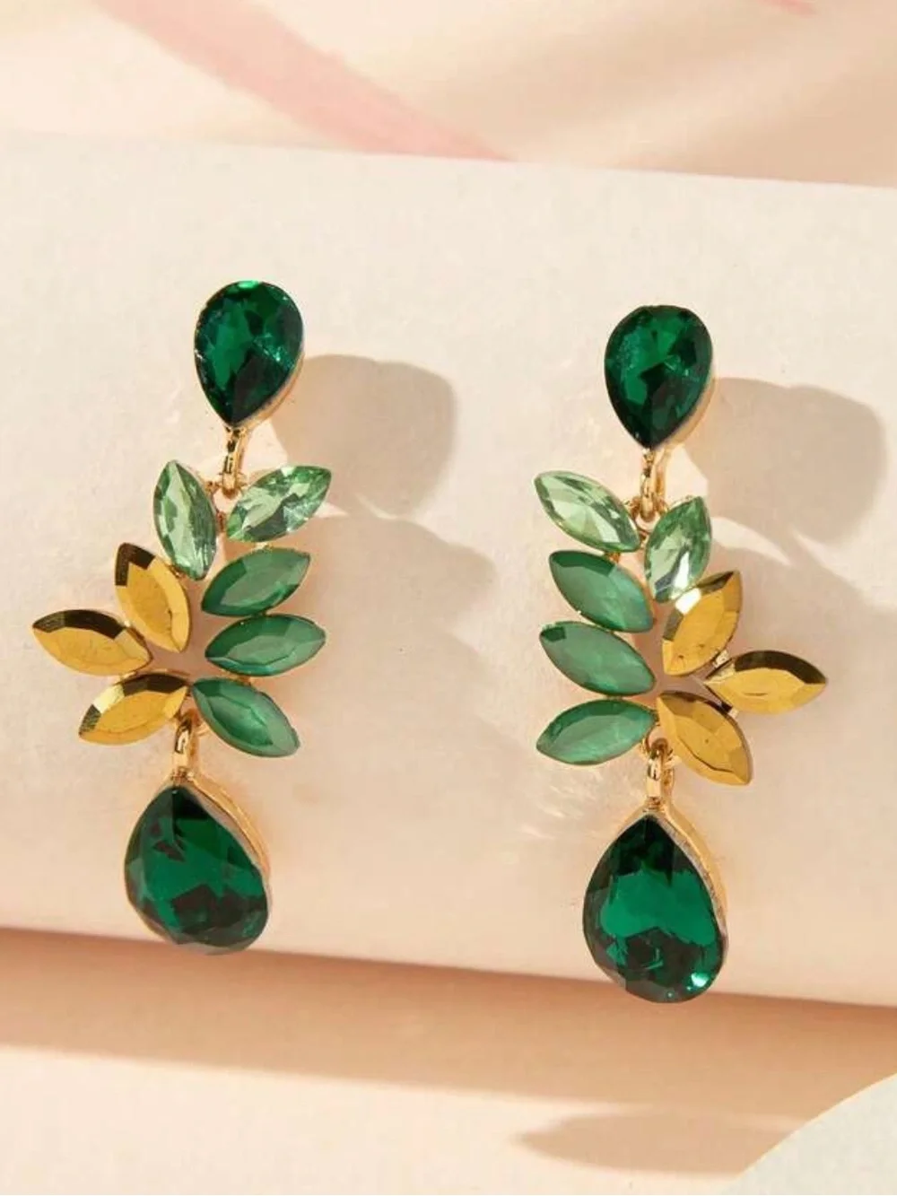 N/A stunning green